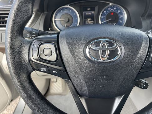 Used 2016 Toyota Camry LE image 25