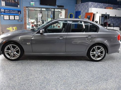 Used 2011 BMW 328i xDrive Sedan AWD/4WD image 8