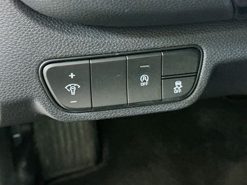 Used 2025 Kia Seltos S FWD image 17