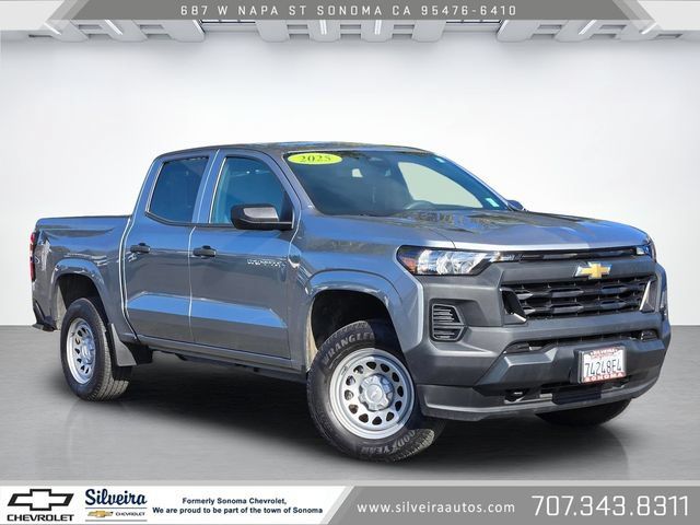 Used 2025 Chevrolet Colorado W/T AWD/4WD image 1