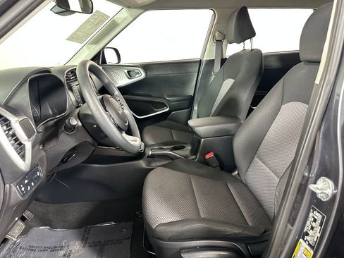 Used 2022 Kia Soul LX w/ Technology Package FWD image 14