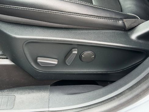 Used 2022 Ford Escape SEL image 15