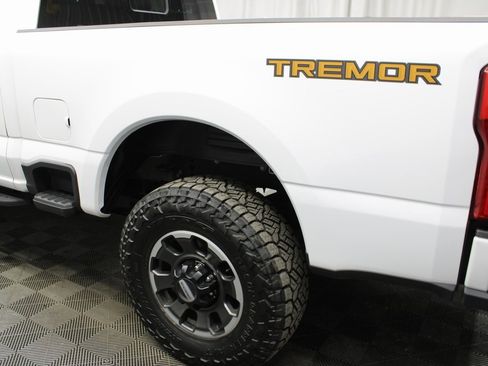 Used 2023 Ford F250 Lariat w/ Lariat Ultimate Package image 47