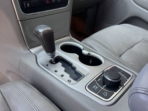 Used 2012 Jeep Grand Cherokee Laredo AWD/4WD image 21