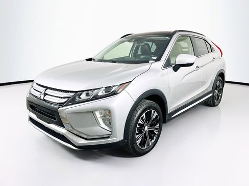 Used 2018 Mitsubishi Eclipse Cross SE image 3