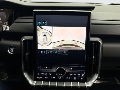 Used 2025 GMC Acadia Elevation image 16