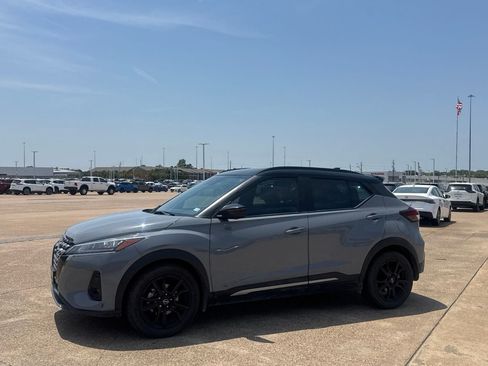 Used 2024 Nissan Kicks SR w/ SR Premium Package FWD image 13