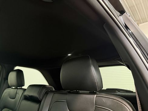 Used 2024 Jeep Grand Cherokee Altitude AWD/4WD image 9