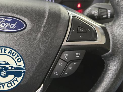 Used 2024 Ford Edge SEL image 12