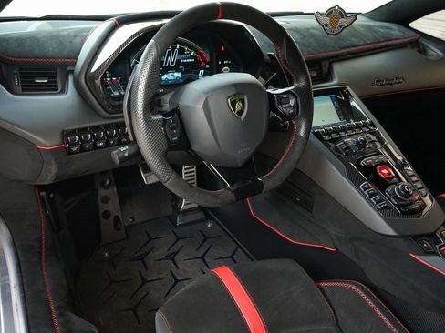 Used 2021 Lamborghini Aventador SVJ image 11