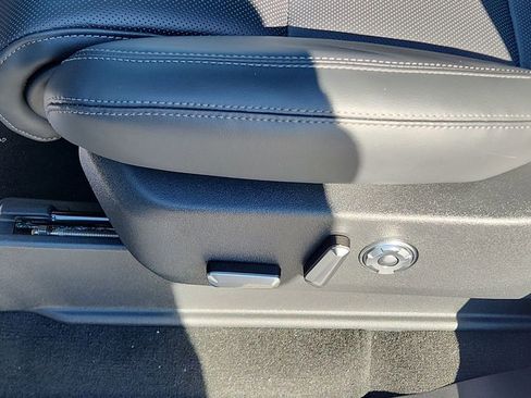 New 2025 Lincoln Navigator Reserve image 16