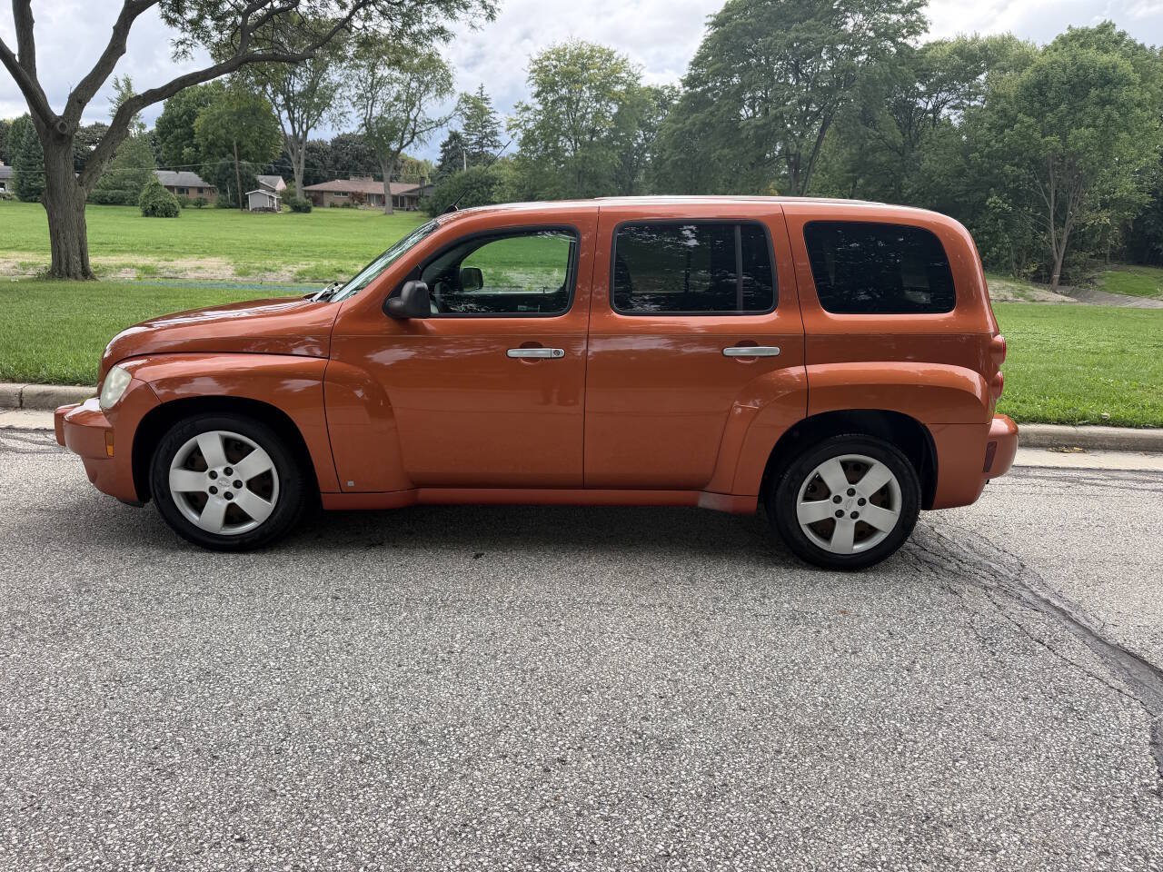 Used 2007 Chevrolet HHR LS FWD image 2