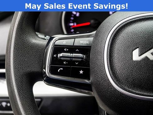 Used 2024 Kia Carnival LX FWD image 27
