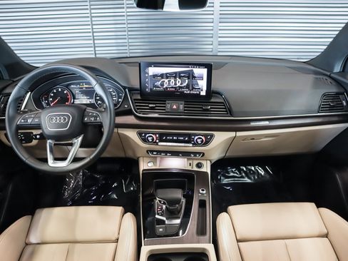 Certified 2025 Audi Q5 2.0T Premium AWD/4WD image 10
