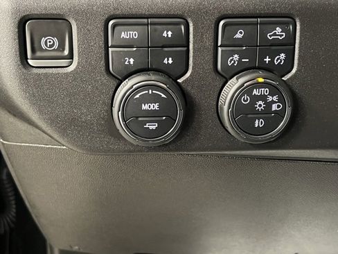 Used 2023 Chevrolet Silverado 1500 ZR2 image 31