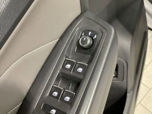 Used 2021 Volkswagen Atlas Cross Sport SEL R-Line AWD/4WD image 19