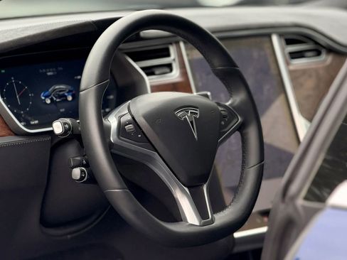 Used 2017 Tesla Model S 90D image 12