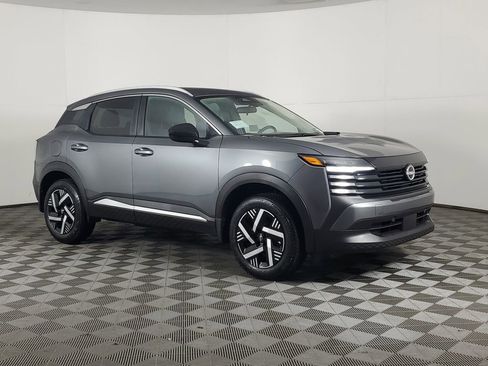 New 2026 Nissan Kicks SV w/ SV Premium Package image 2