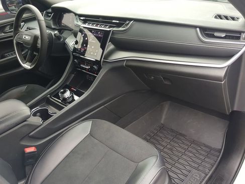 Certified 2025 Jeep Grand Cherokee L Altitude image 38