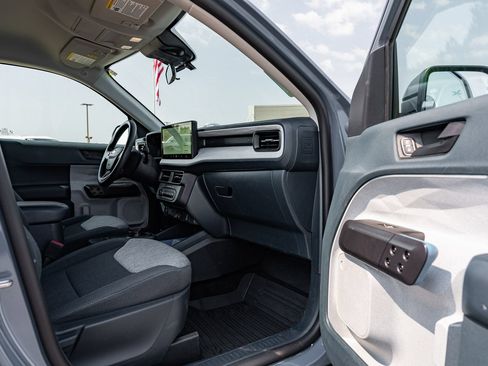 Used 2025 Ford Maverick XLT FWD image 11