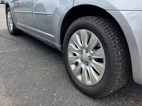 Used 2013 Chrysler 200 LX FWD image 13