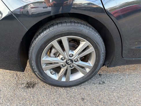 Used 2018 Hyundai Elantra SEL FWD image 14