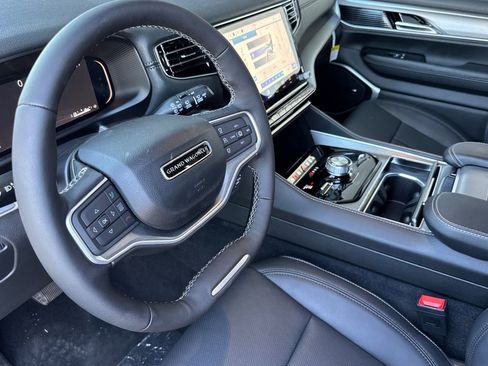 New 2026 Jeep Grand Wagoneer L Limited AWD/4WD image 9
