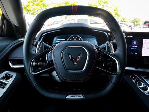 Used 2025 Chevrolet Corvette Z06 RWD image 18