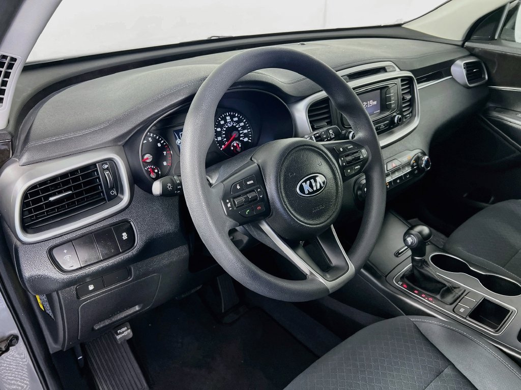 Used 2018 Kia Sorento FWD V6 image 10