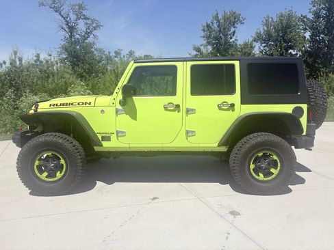 Used 2016 Jeep Wrangler Unlimited Rubicon AWD/4WD image 9