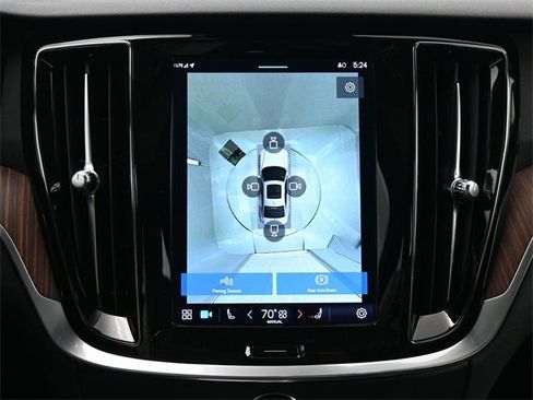 Used 2023 Volvo S60 B5 Plus image 20