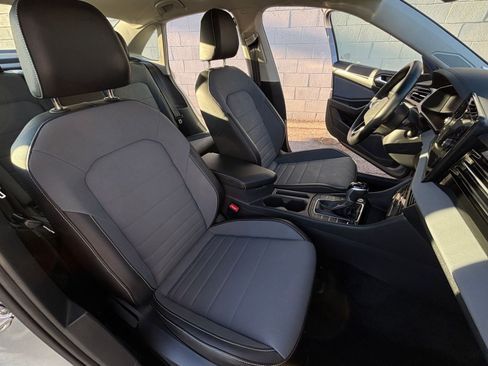 Used 2025 Volkswagen Jetta SE image 36