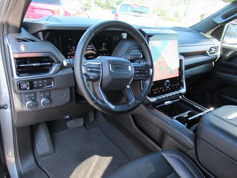 Used 2025 GMC Yukon XL Denali image 15