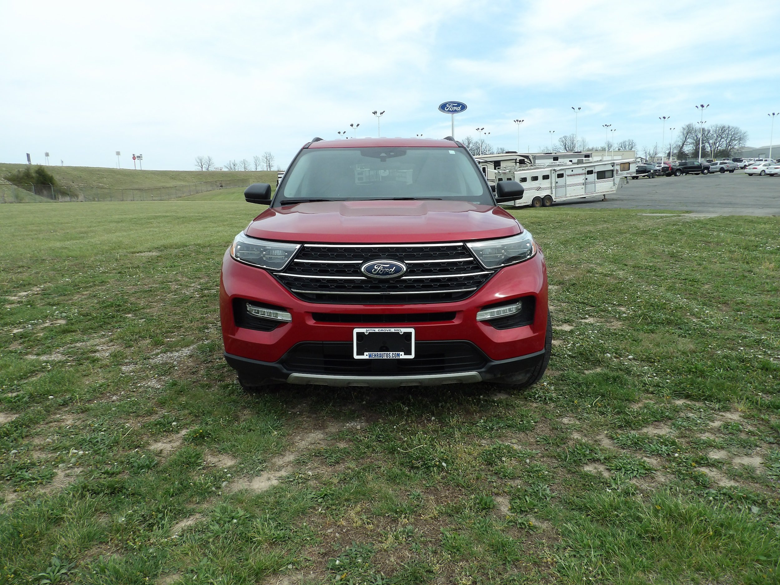 Used 2021 Ford Explorer XLT w/ Equipment Group 202A AWD/4WD image 3