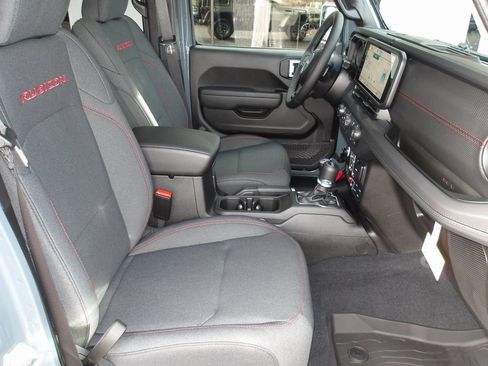 New 2026 Jeep Wrangler Unlimited Rubicon image 17