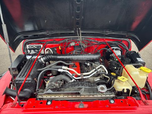 Used 2001 Jeep Wrangler Sport image 3