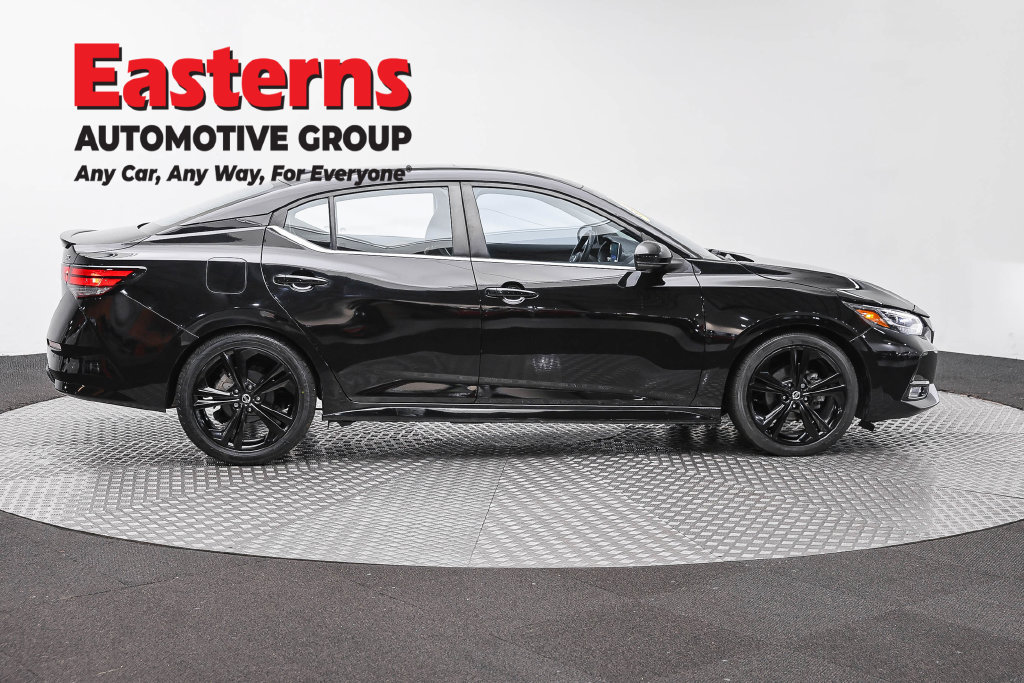 Used 2022 Nissan Sentra SR w/ SR Premium Package FWD image 5