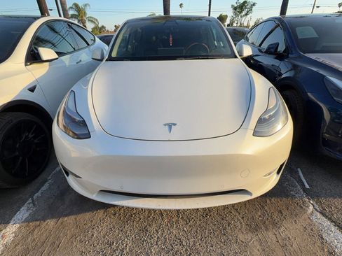 Used 2022 Tesla Model Y Performance image 2