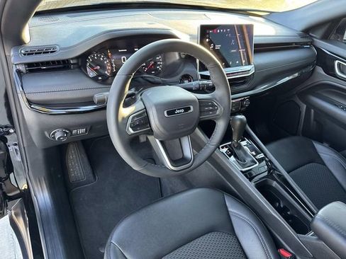 New 2026 Jeep Compass Latitude image 12