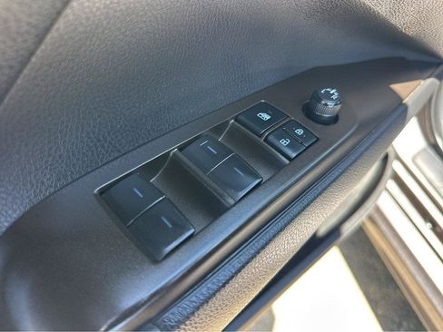 Used 2022 Toyota Camry SE w/ Convenience Package FWD image 33