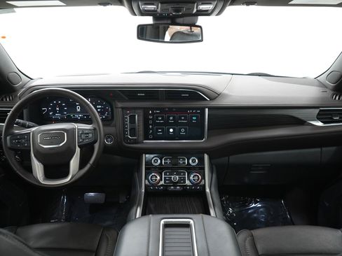 Used 2023 GMC Yukon Denali AWD/4WD image 18