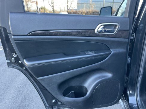 Used 2013 Jeep Grand Cherokee Laredo image 27