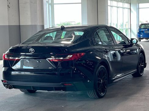 Used 2025 Toyota Camry SE AWD/4WD image 10