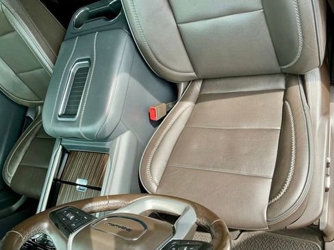 Used 2021 GMC Yukon XL Denali w/ Denali Premium Package AWD/4WD image 42