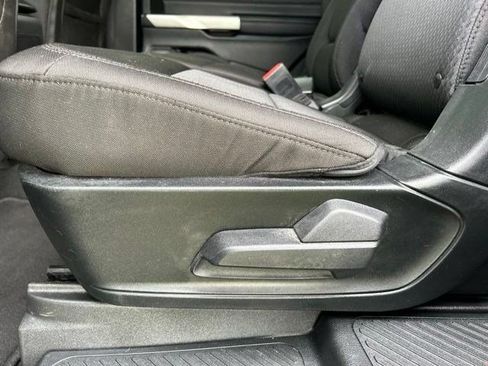 Used 2023 Ford Explorer XLT AWD/4WD image 40