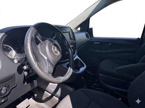 Used 2016 Mercedes-Benz Metris image 13