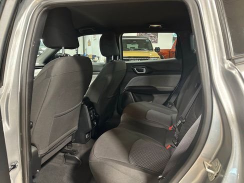 Used 2023 Jeep Compass Sport AWD/4WD image 31