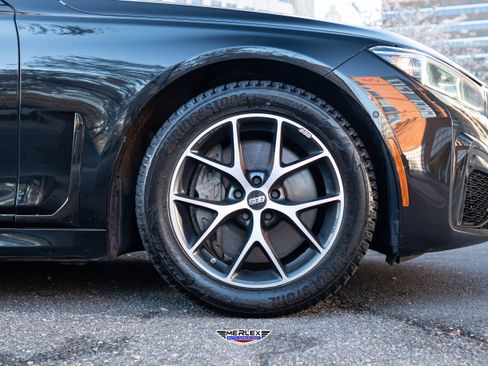 Used 2020 BMW 750i xDrive w/ Executive Package AWD/4WD image 9