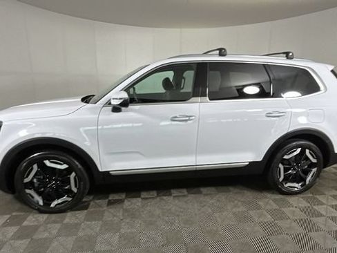 Used 2025 Kia Telluride S FWD image 5