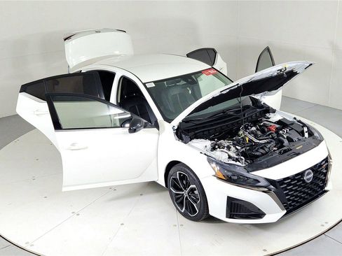 Certified 2024 Nissan Altima 2.5 SR image 43